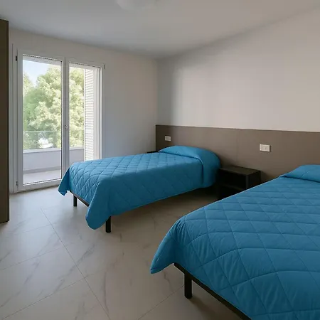Apartamento Renovated Flat With Private Fenced Garden In *