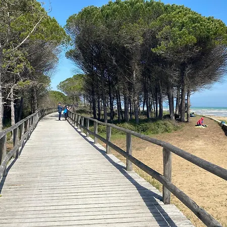 Renovated Flat With Private Fenced Garden In Apartamento Bibione